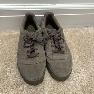 Adidas Calabasas sneaker